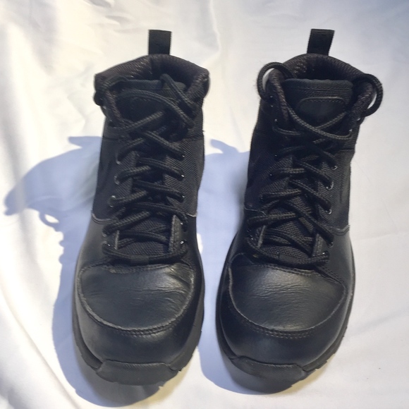 nike manoa hiking boots